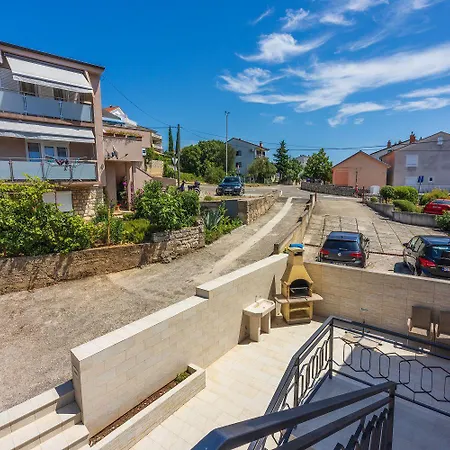 Appartement Lichtdurchflutetes Nur 600 Meter Zum Mit Meerblick, Parkplatz, Wifi Crikvenica
