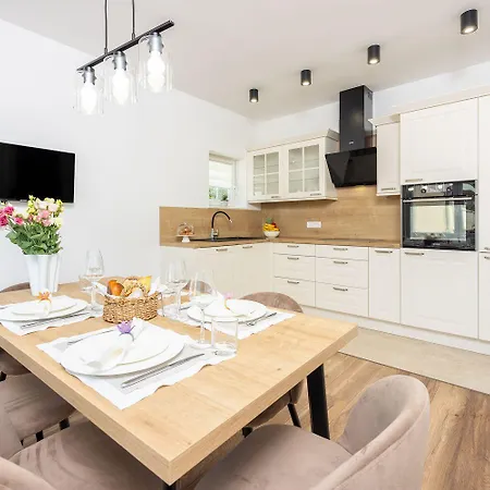 Lichtdurchflutetes Nur 600 Meter Zum Mit Meerblick, Parkplatz, Wifi Appartement *